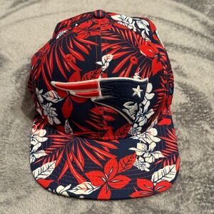 New England Patriots New Era 9FIFTY Snapback Hat Men's Floral Hawaiian NFL